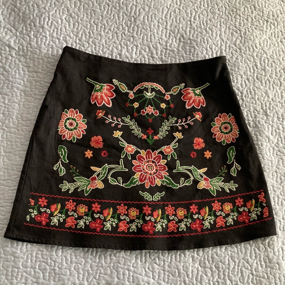 Floral mini skirt